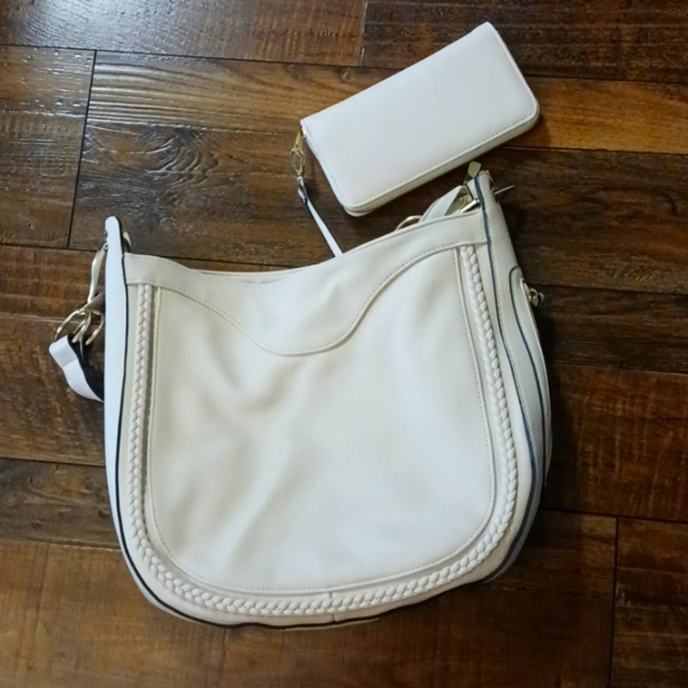 Cream Ivory Shoulder Bag Purse w/matching billfold - Cute 😍